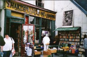Shalespeare and Company Bookshop in Paris