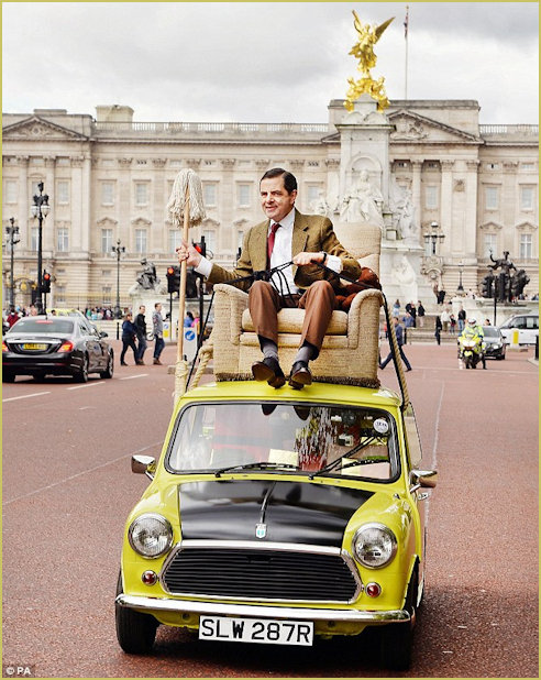 Mini at Buckingham Palace with Mr Bean