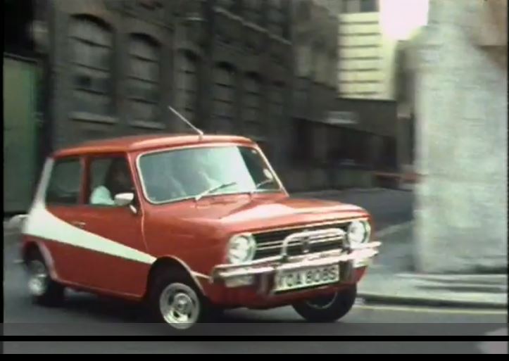 Mini in Starsky and Hutch Livery