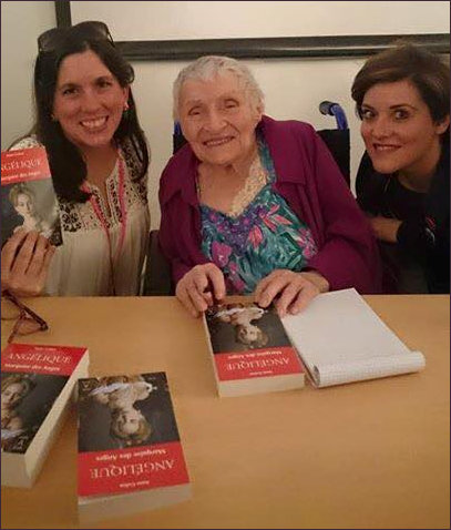 Anne Golon and Fans