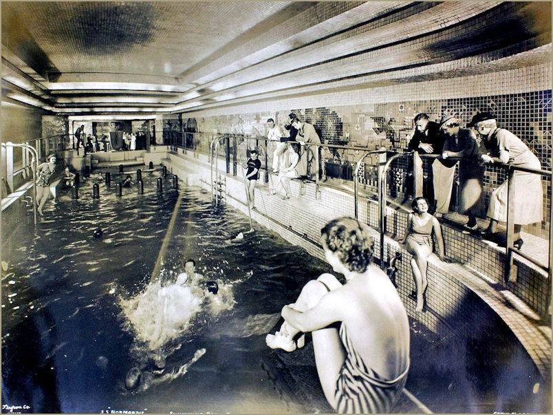 The Normandie Swimming Pool