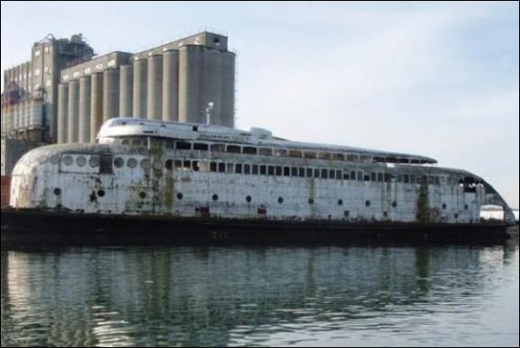 Kalakala becoming a rust bucket