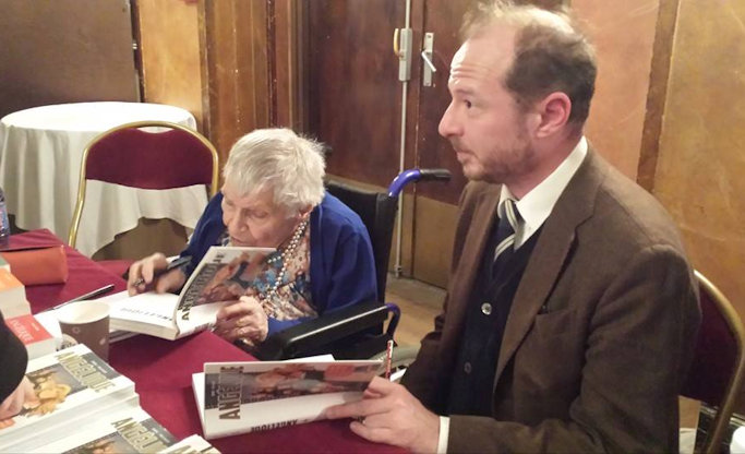 golon and Milhaud joing autograph session