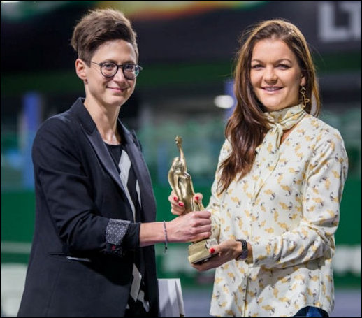 Aga receives award