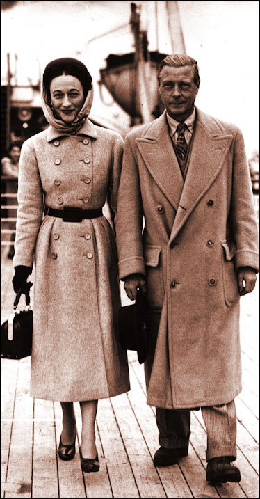 Wallis and Edward aboard the Queen Mary
