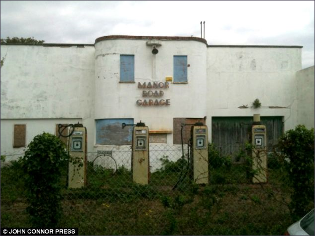 Manor Road Garage pre conversion
