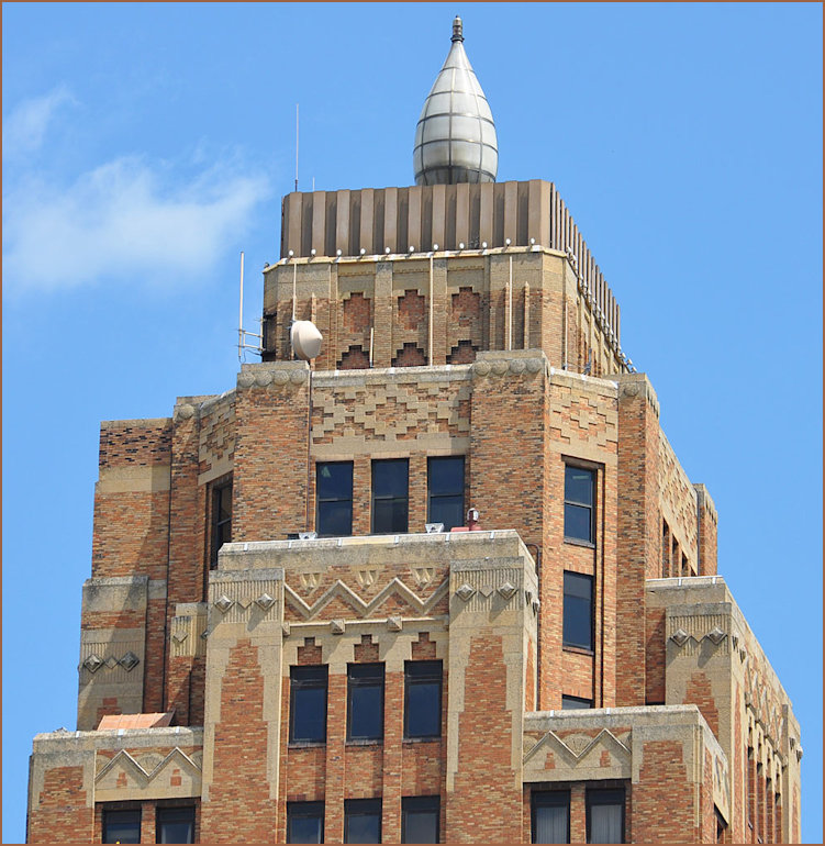 Top of the Winsconsin Gas Building