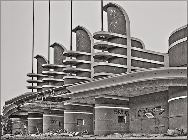 The Pan Pacific Building struggling to stay upright