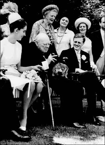 Winston Churchill and Jock the cat in 1964