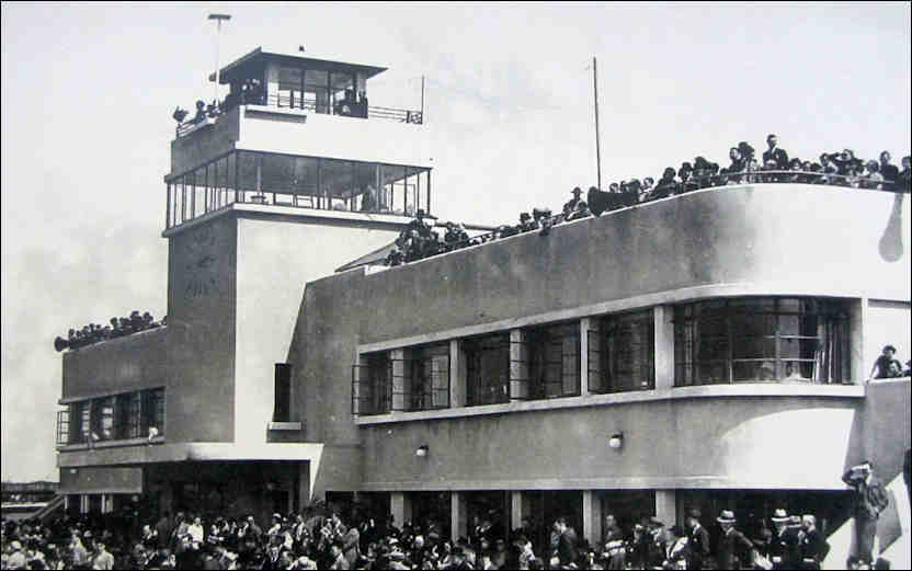 Shoreham Airport spectators