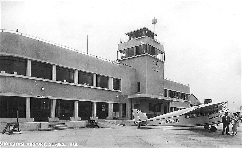 Geberal view of the entramce to the terminal from the rear
