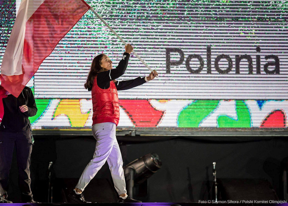 Iga Swiatek Flag Bearer