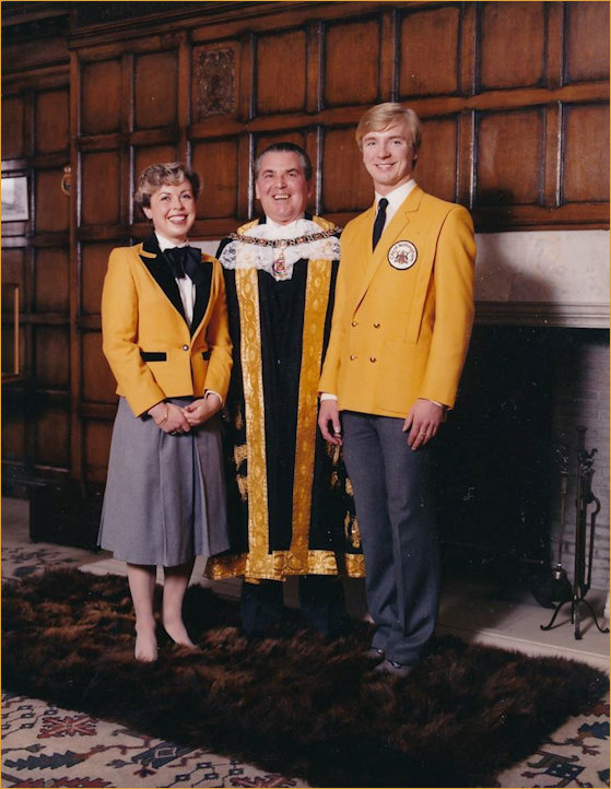 Torvill & Dean being presented with the Freedom of the City in 1985