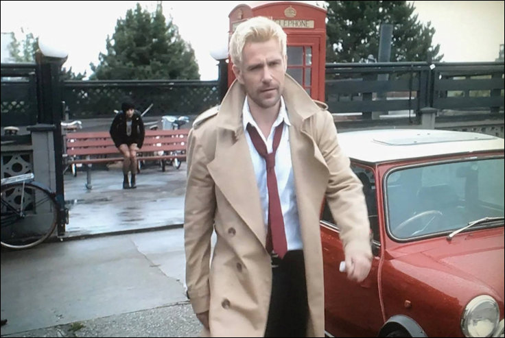 Telephone Kiosk, Classic Mini and character from Legends