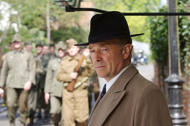 Michael Kitchen as DCI Foyle