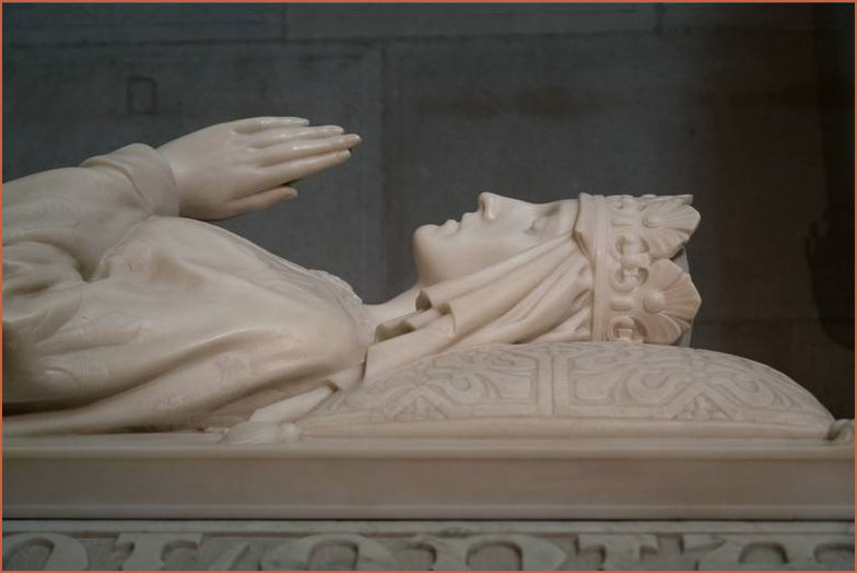 Sarcophagus of Jadwiga of Poland sculpted by Antoni Madeyski