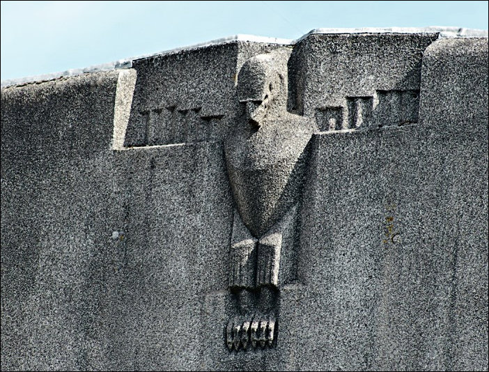 Hendrik van den Eijnde Eagle sculpture