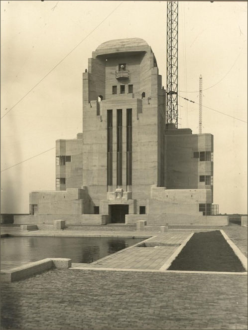 Close up of the exterior of Radio Kootwijk