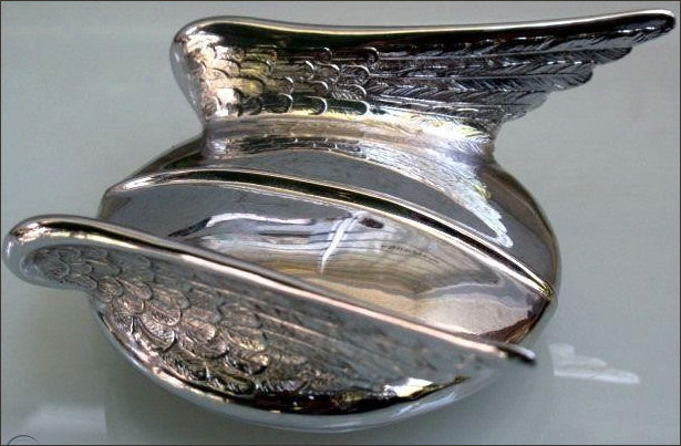 1929 Chrysler hood ornament