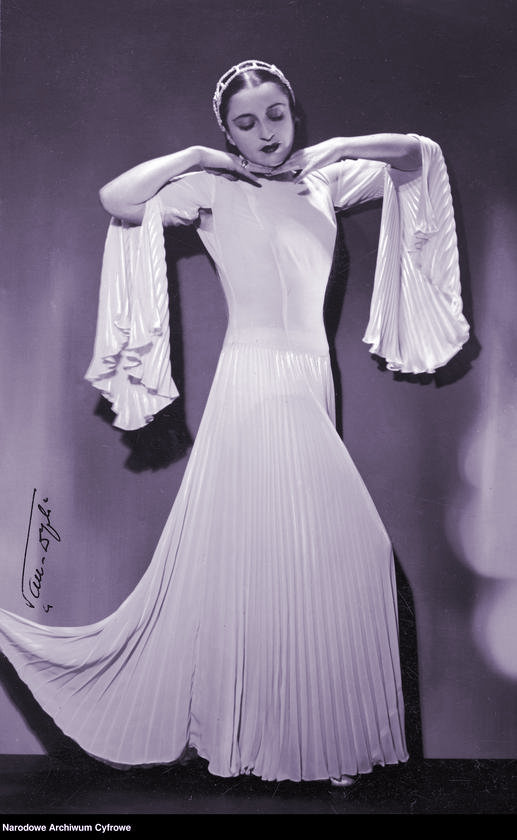 Sweet Pose 1936 1937 Halina Hulanicka