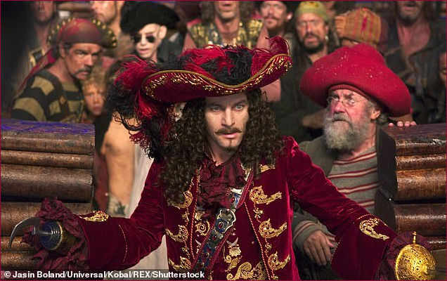 Jason Isaacs as Hook 