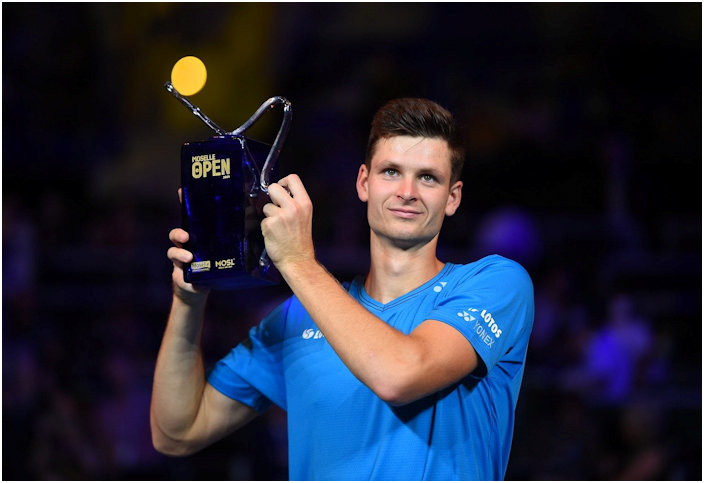 Hurkacz wins Metz singles trophy 2021