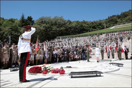 Harry lays wreath