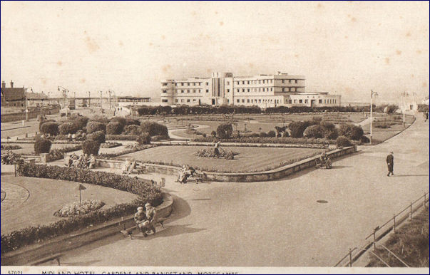 Midnald Hotel and Bandstand