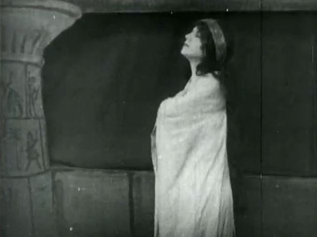 Ayesha prepares to unveil Leo's body