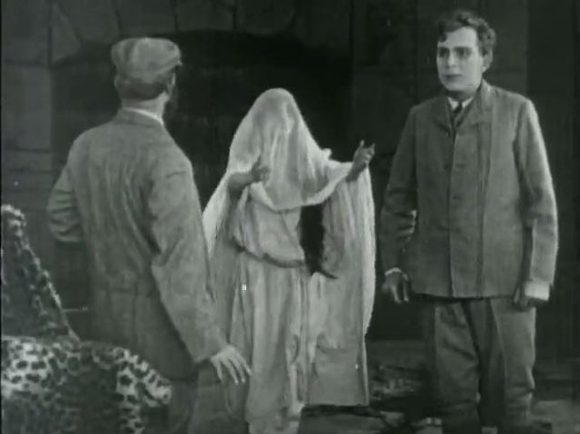The apparition covered from head to toe arrives